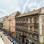 Apartment Bpr Art Of Rainbow Budapest